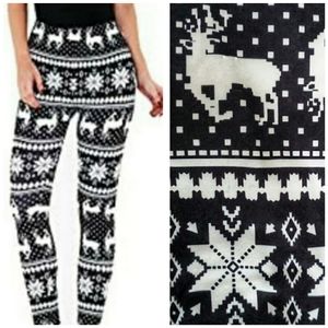 NWOT Reindeer & Snowflake Leggings